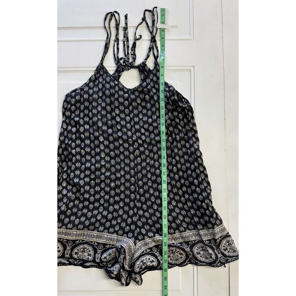 Angie Womens Medium Spaghetti Strap Romper Sleeveless Boho Black White Floral - Picture 5 of 6